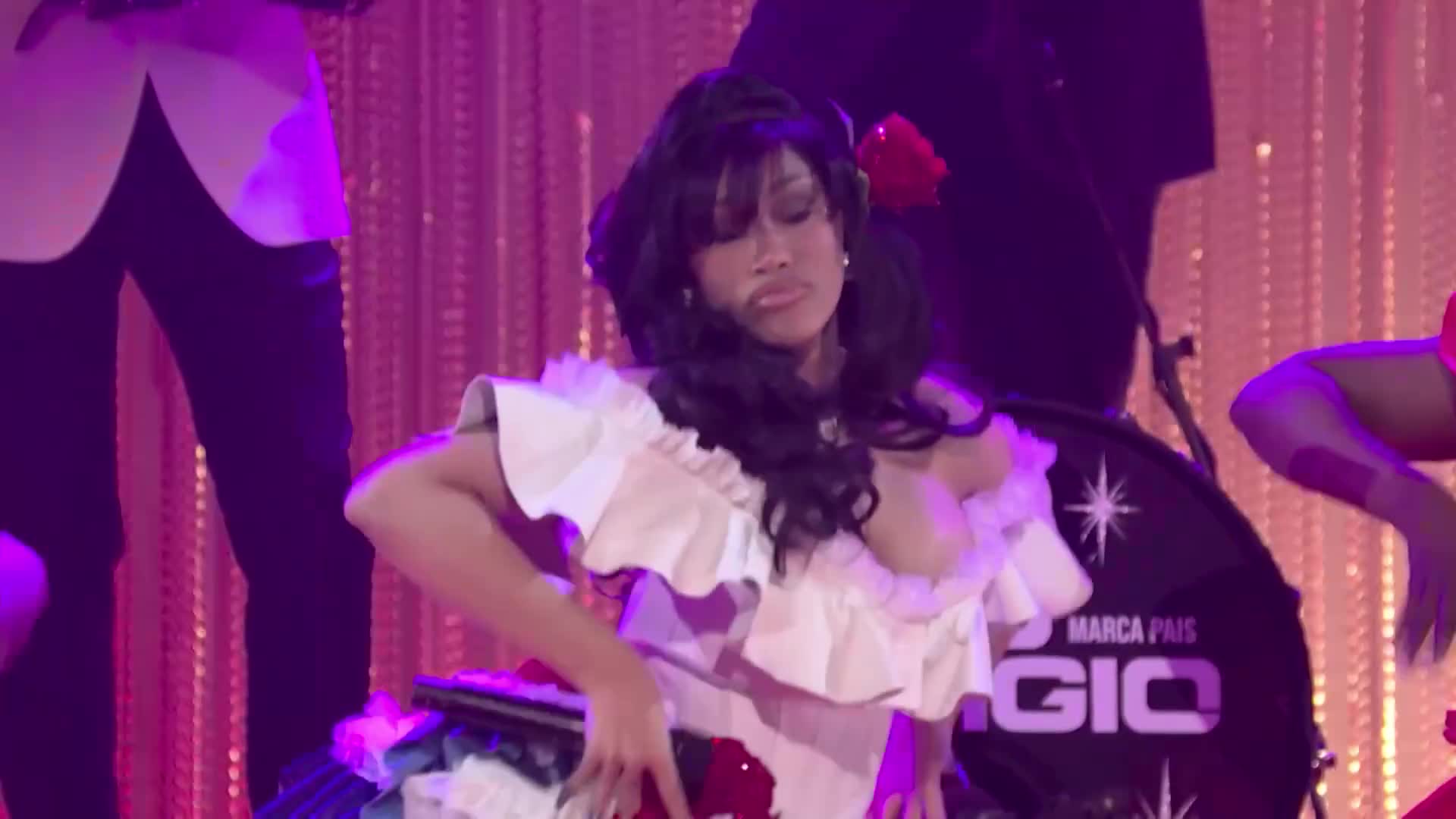 Cardi B - Bodega Baddie (Intro Outro 85 BPM) (Live) (1080)