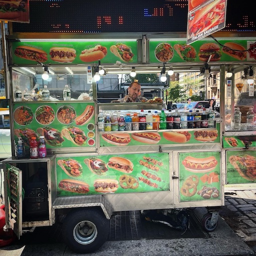 Photo of the cart located at 72nd Street and Central Park West Avenue