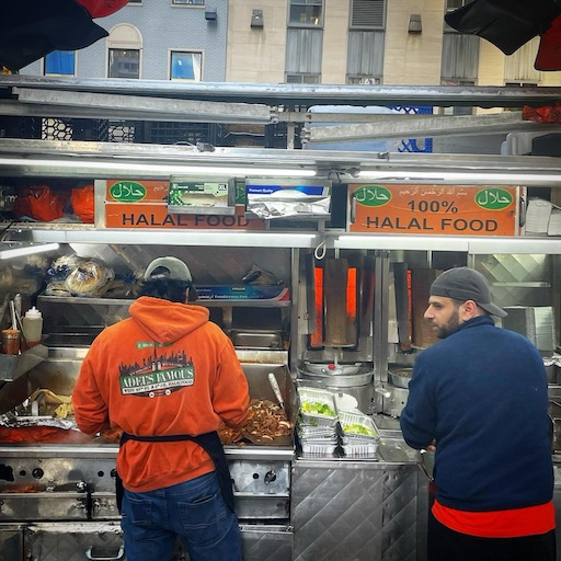 Photo of the cart located at 50th Street and 6th Avenue