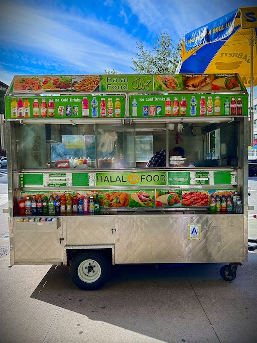 Photo of the cart located at 76th Street and Broadway Avenue