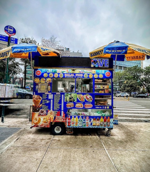 Photo of the cart located at 168th Street and Broadway Avenue