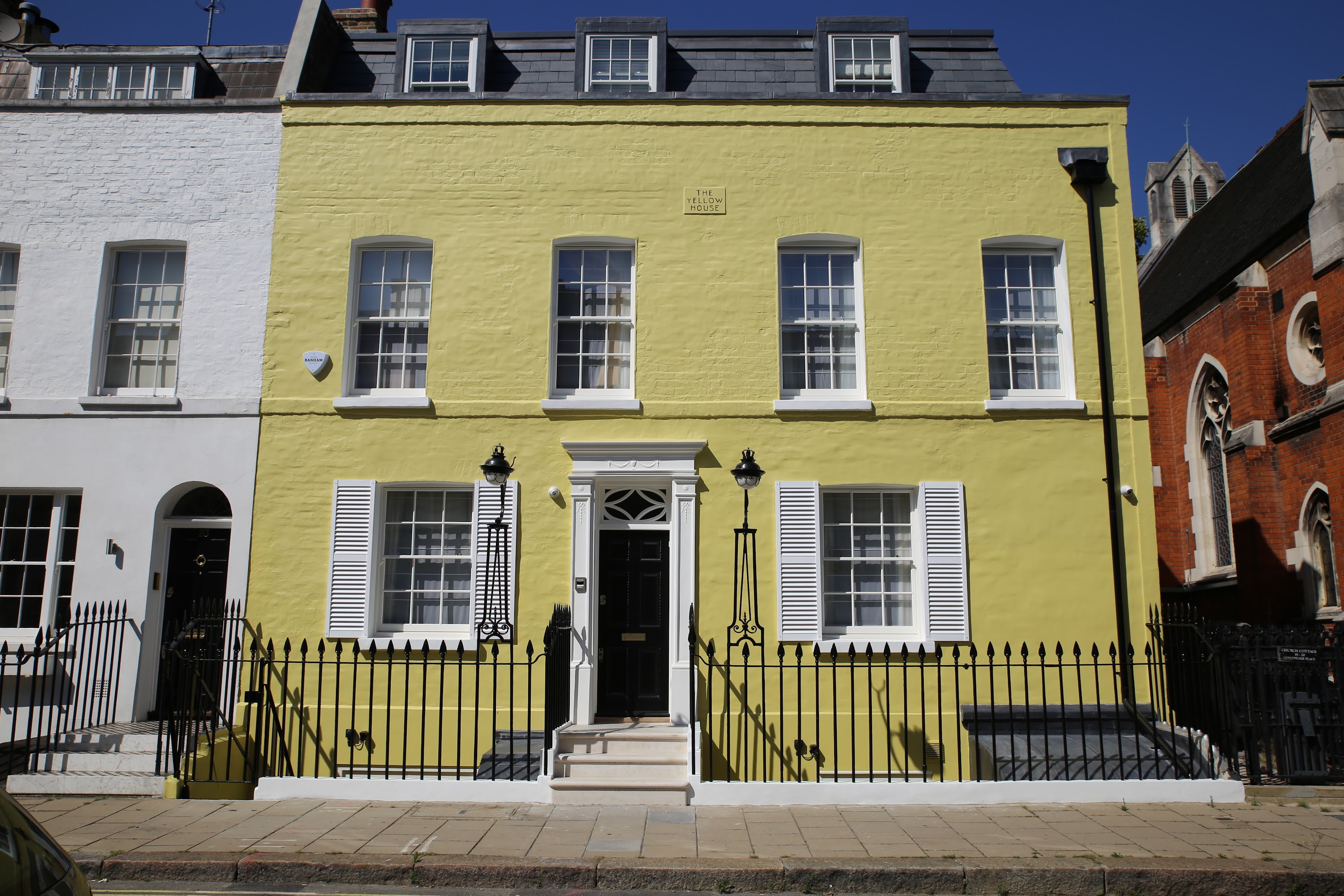 London Mews Cobblestone Lane