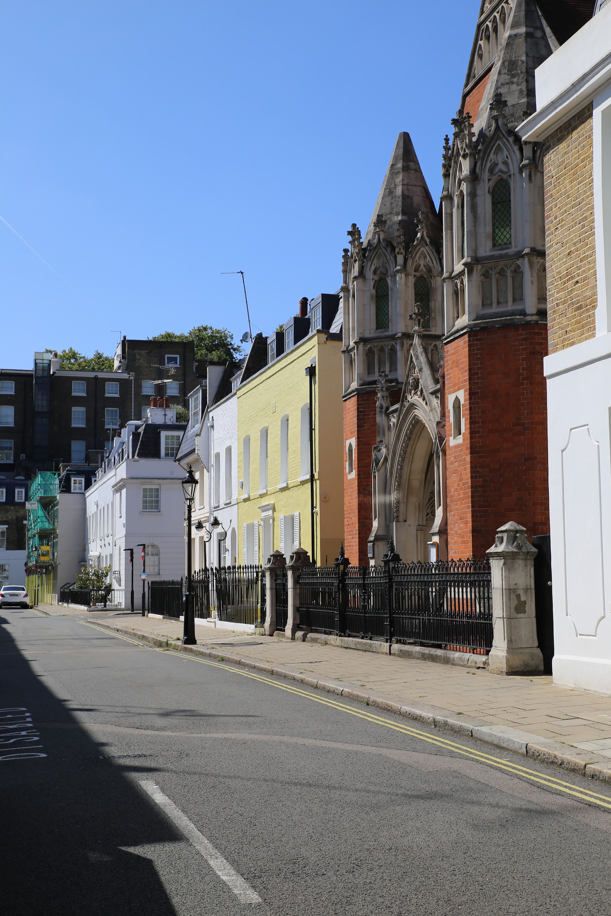 London Mews Cobblestone Lane