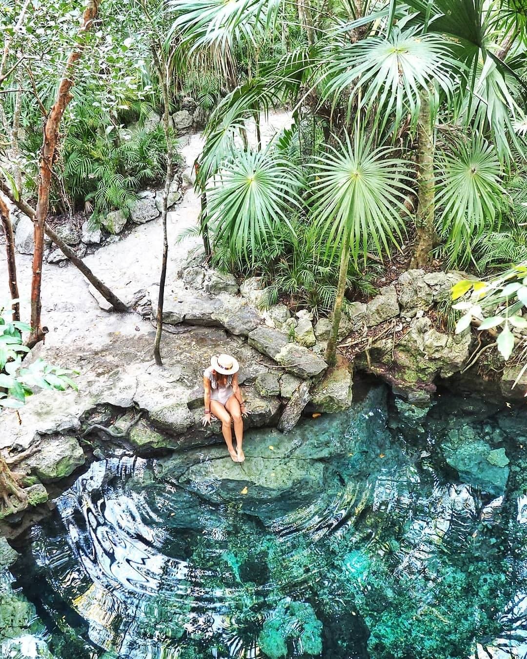 CenoteAzul.jpg