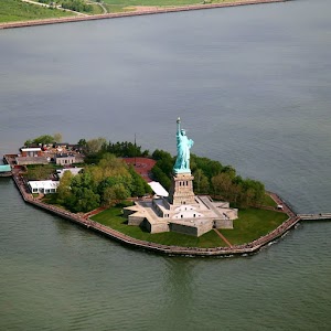 SatueLiberIsland.jpg
