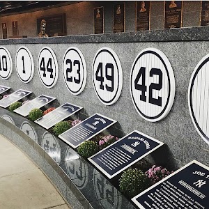 YankeeStadiumMonument.jpg