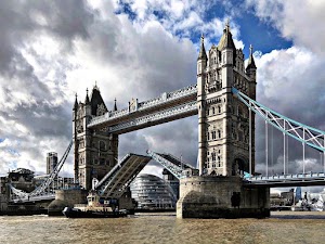 TowerBridgeOpen.jpg
