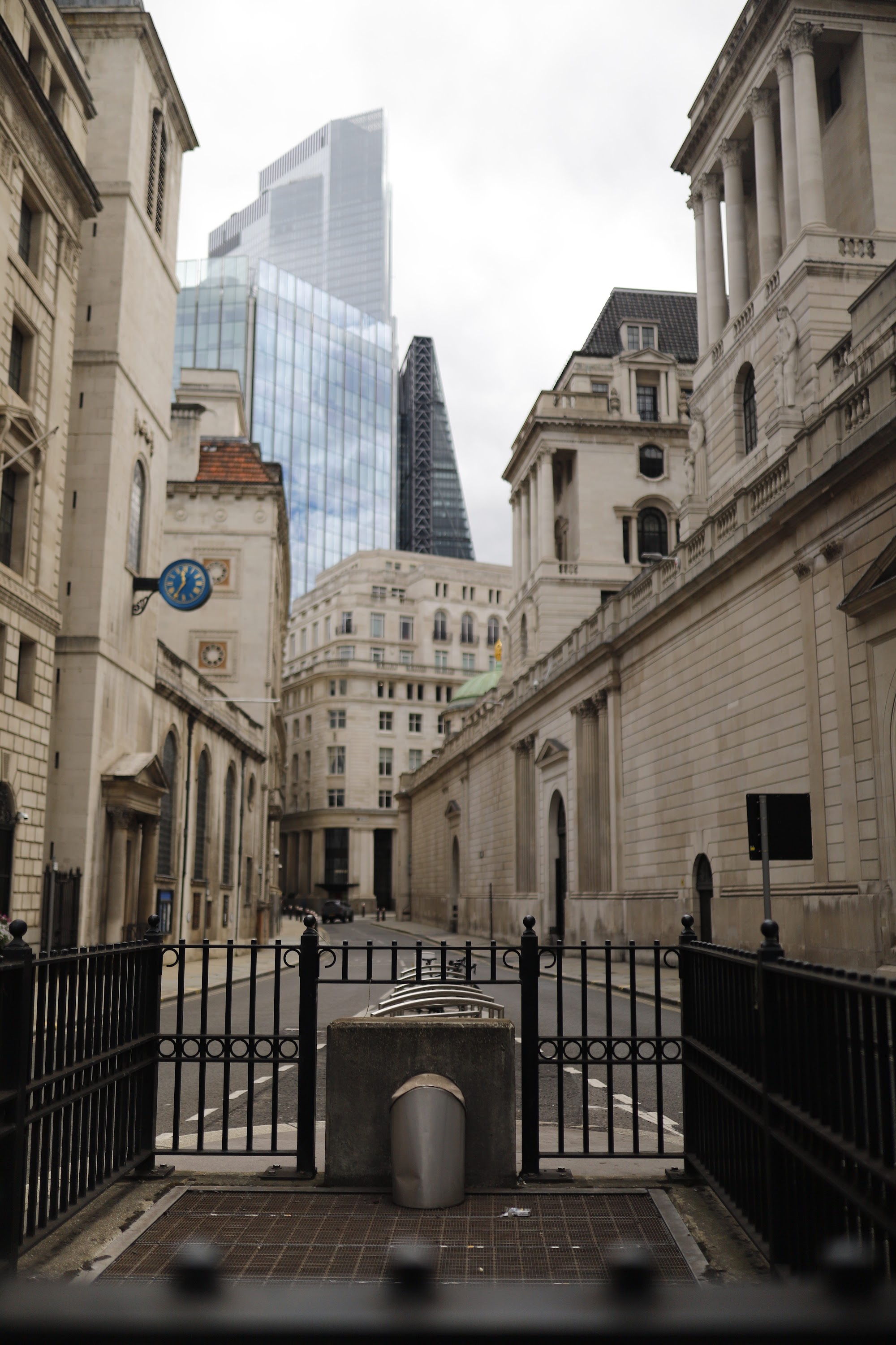 City of London – Classical and Modern Skyline from Threadneedle Street