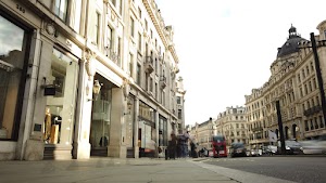 Long Exposure on a Grand London Street at Dusk