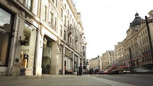 Long Exposure on a Grand London Street at Dusk