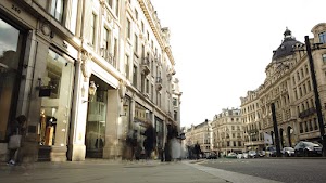 Long Exposure on a Grand London Street at Dusk