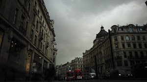 Long Exposure on a Grand London Street at Dusk