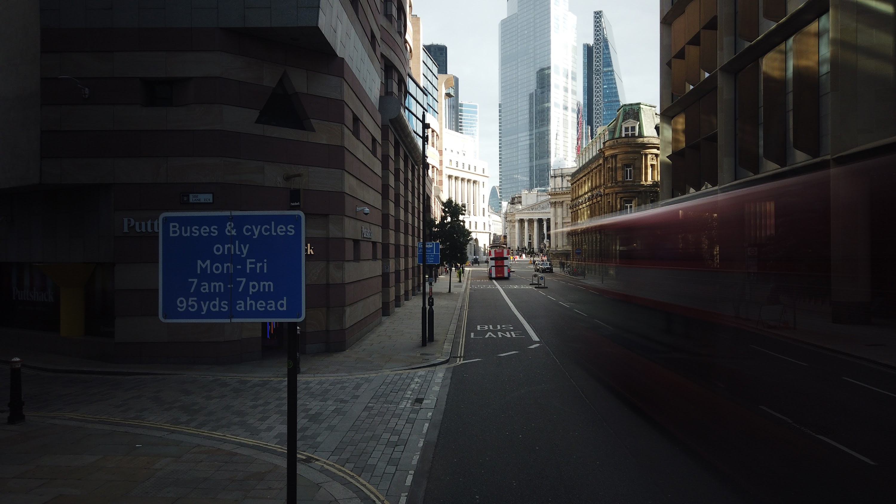 City of London Bus Lane — Buses & Cycles Only Sign