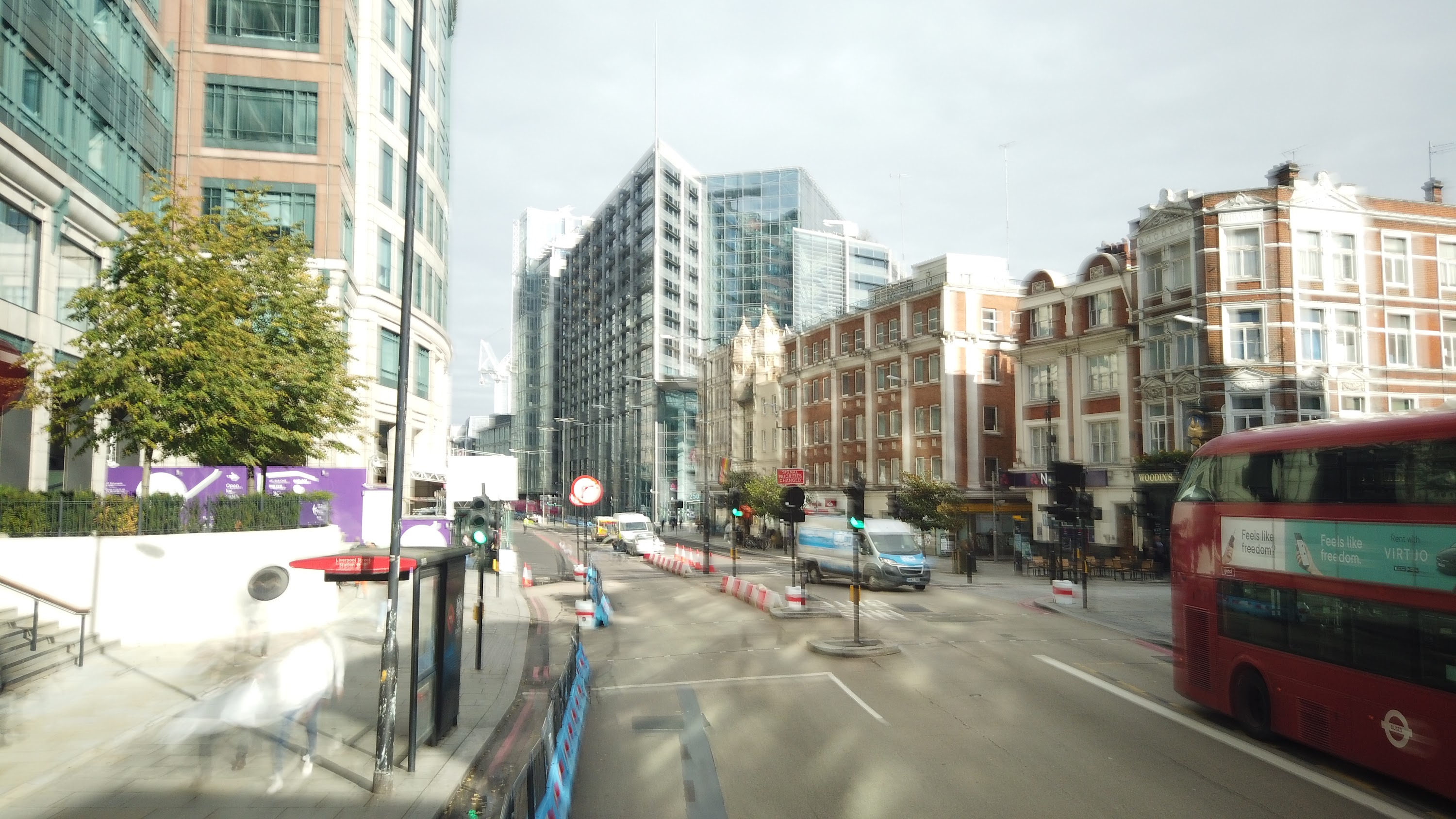 City of London Bus Lane — Buses & Cycles Only Sign
