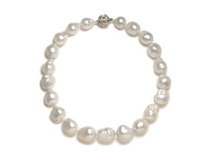 Lores_SoSeas with Silver Clasp_DSC_3448.jpg