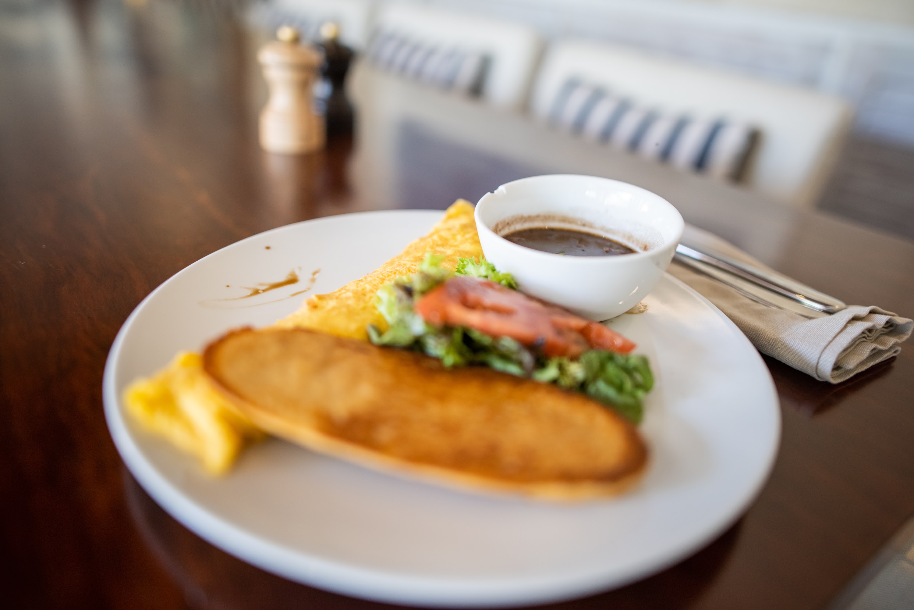 Breakfast Omelette with Toast and Sauce
