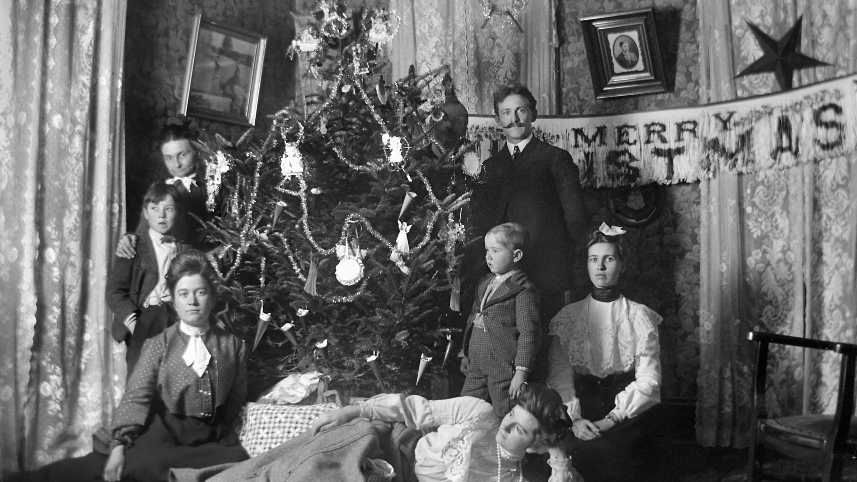 victorian-christmas-scene--ca--1895--526608136-5bed983746e0fb00584e98a6.jpeg