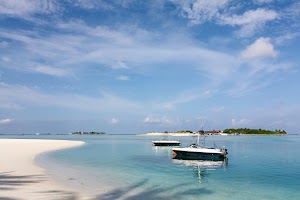 tropical-island-scenery-maldives-2021-08-26-17-53-34-utc.jpg