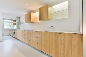 kitchen-area-with-wooden-kitchen-unit-2023-11-27-05-35-30-utc.jpg
