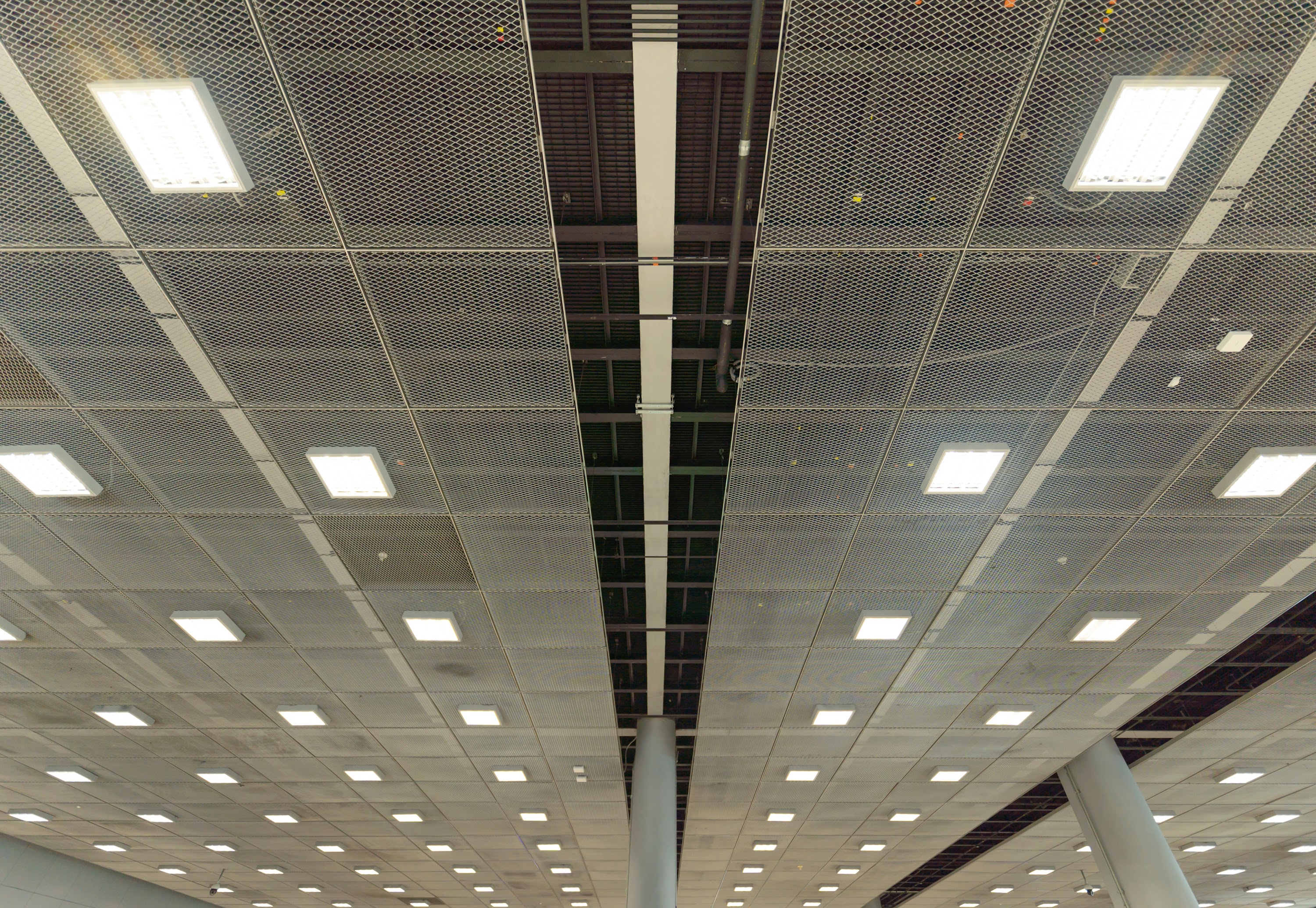 ceiling-with-lights-in-office-building-modern-sty-2023-11-27-05-14-22-utc.jpg