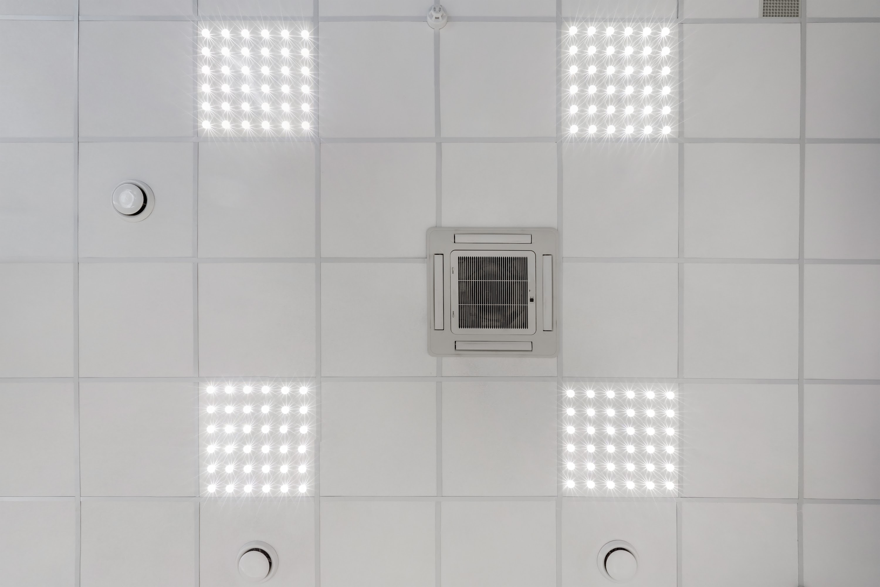 cassette-suspended-ceiling-with-square-halogen-spo-2023-11-27-05-24-47-utc.jpg