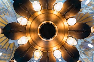 close-up-of-chandelier-in-hagia-sophia-mosque-inte-2023-11-27-04-52-00-utc.jpg