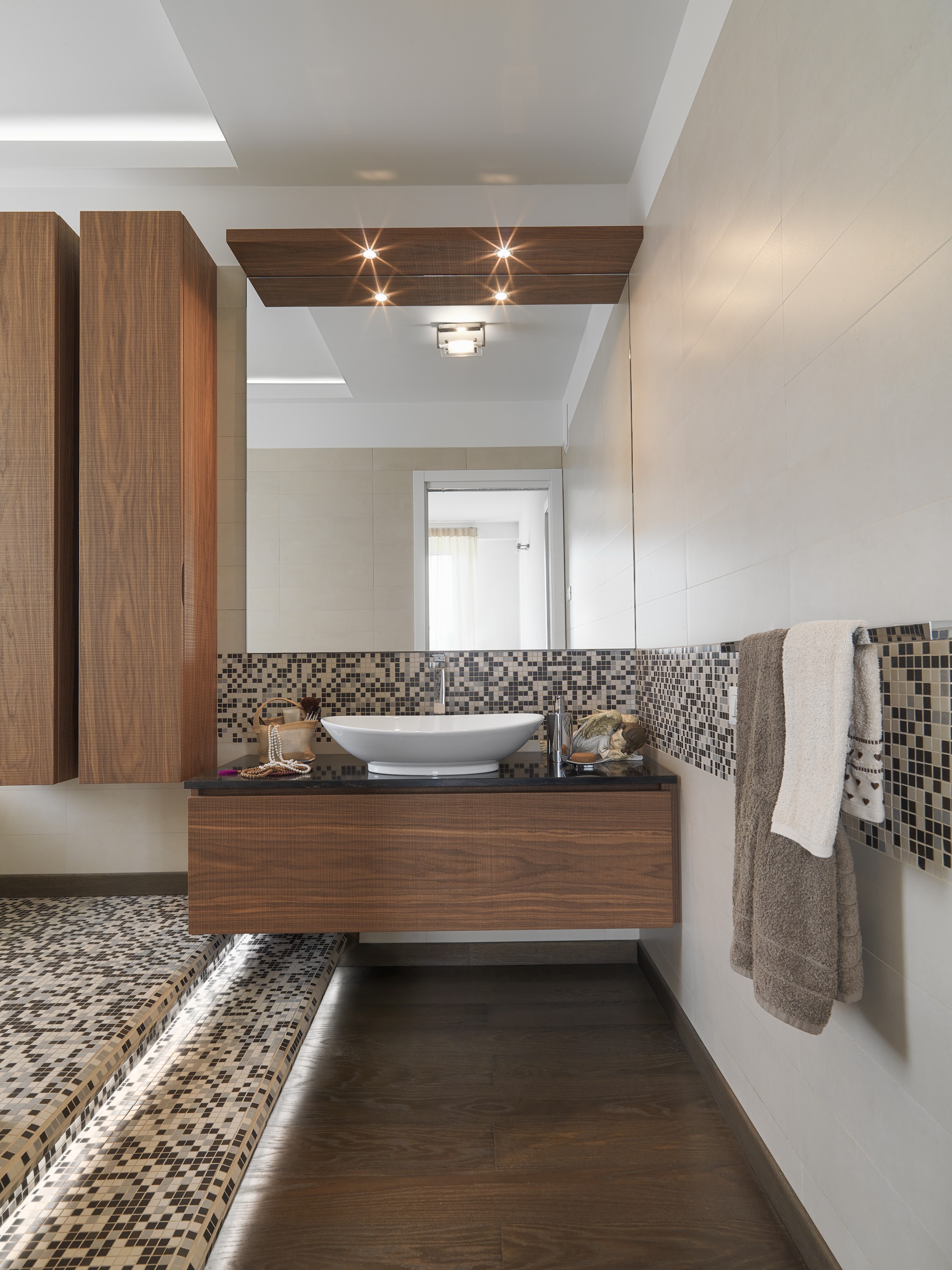 interior-view-of-a-modern-bathroom-2023-11-27-05-08-35-utc.jpg