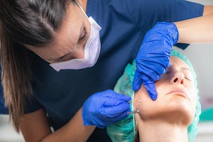 meso-threads-face-lifting-treatment-mesotherapy-i-2024-10-18-08-59-33-utc.jpg