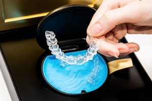 transparent-aligners-in-a-box-invisible-braces-c-2023-11-27-05-20-13-utc.jpg