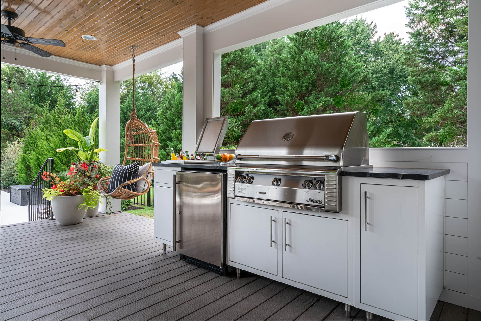 Custom-Made-Outdoor-Kitchens_1-1.jpg