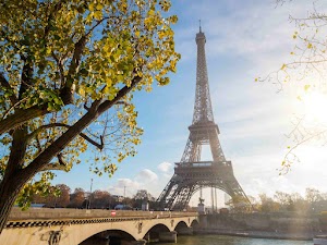 view-of-the-eiffel-tower-in-paris-2023-11-27-05-20-09-utc.jpg