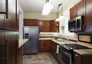 54004-appliances-and-cabinets-in-kitchen-2023-11-27-04-58-37-utc.jpg