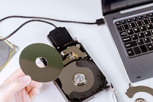 recovery-support-hard-disk-drive-to-repair-screw-h-2023-11-27-05-11-39-utc (1).jpg