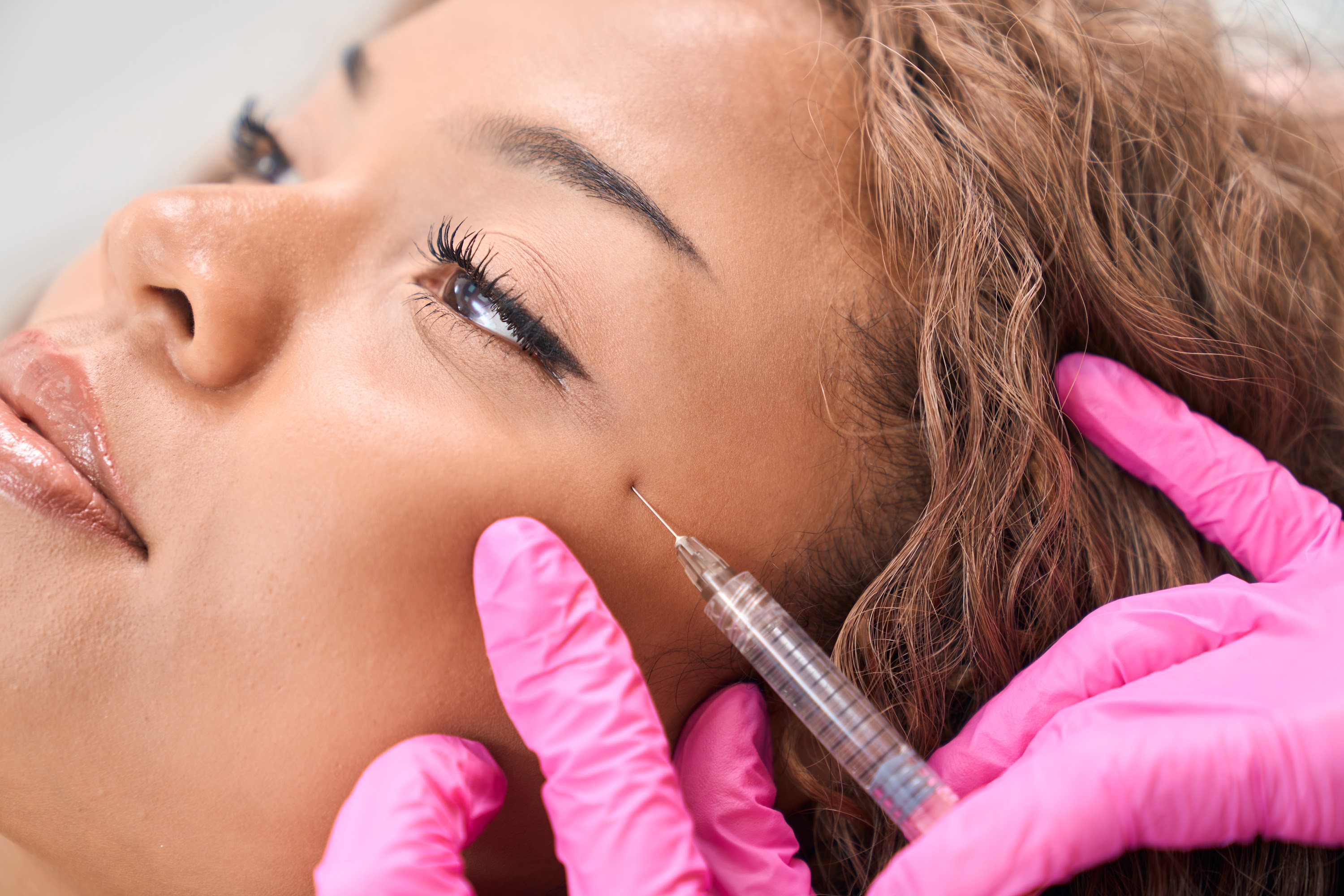 lady-receives-botulinum-toxin-injections-in-a-cosm-2023-11-27-05-31-23-utc.jpeg