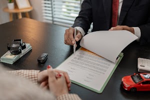 a-car-salesperson-is-explaining-the-details-of-a-c-2025-02-12-04-26-39-utc.jpg