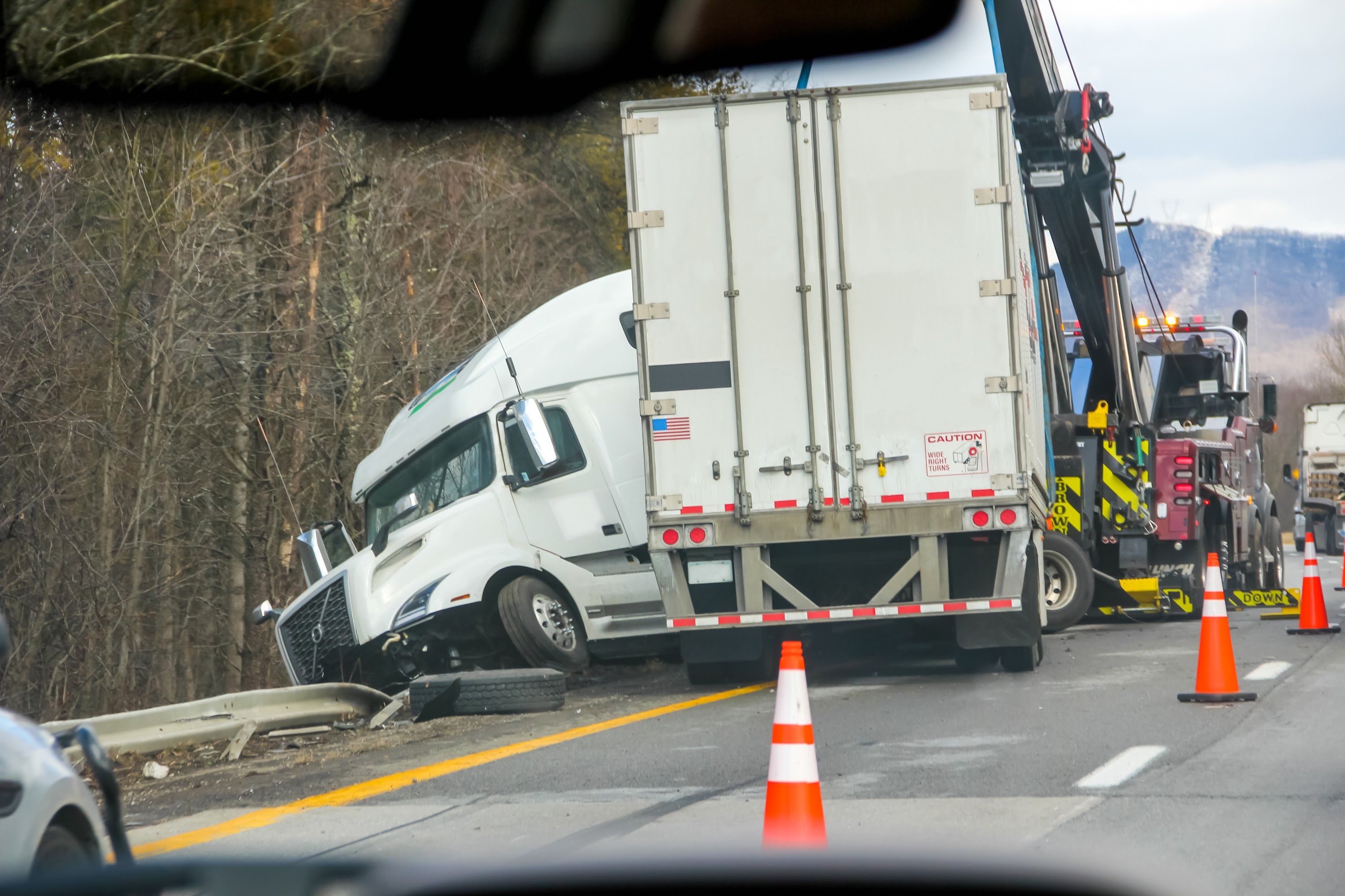 the-indiscretion-of-truck-drivers-in-interstates-a-2025-01-16-11-17-30-utc.jpg