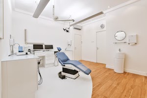 interior-of-modern-dentist-office-2025-02-09-23-07-42-utc.jpg
