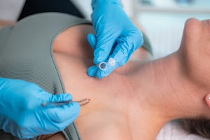 examination-of-skin-lesions-dermatologist-uncover-2024-10-20-13-45-47-utc.jpg