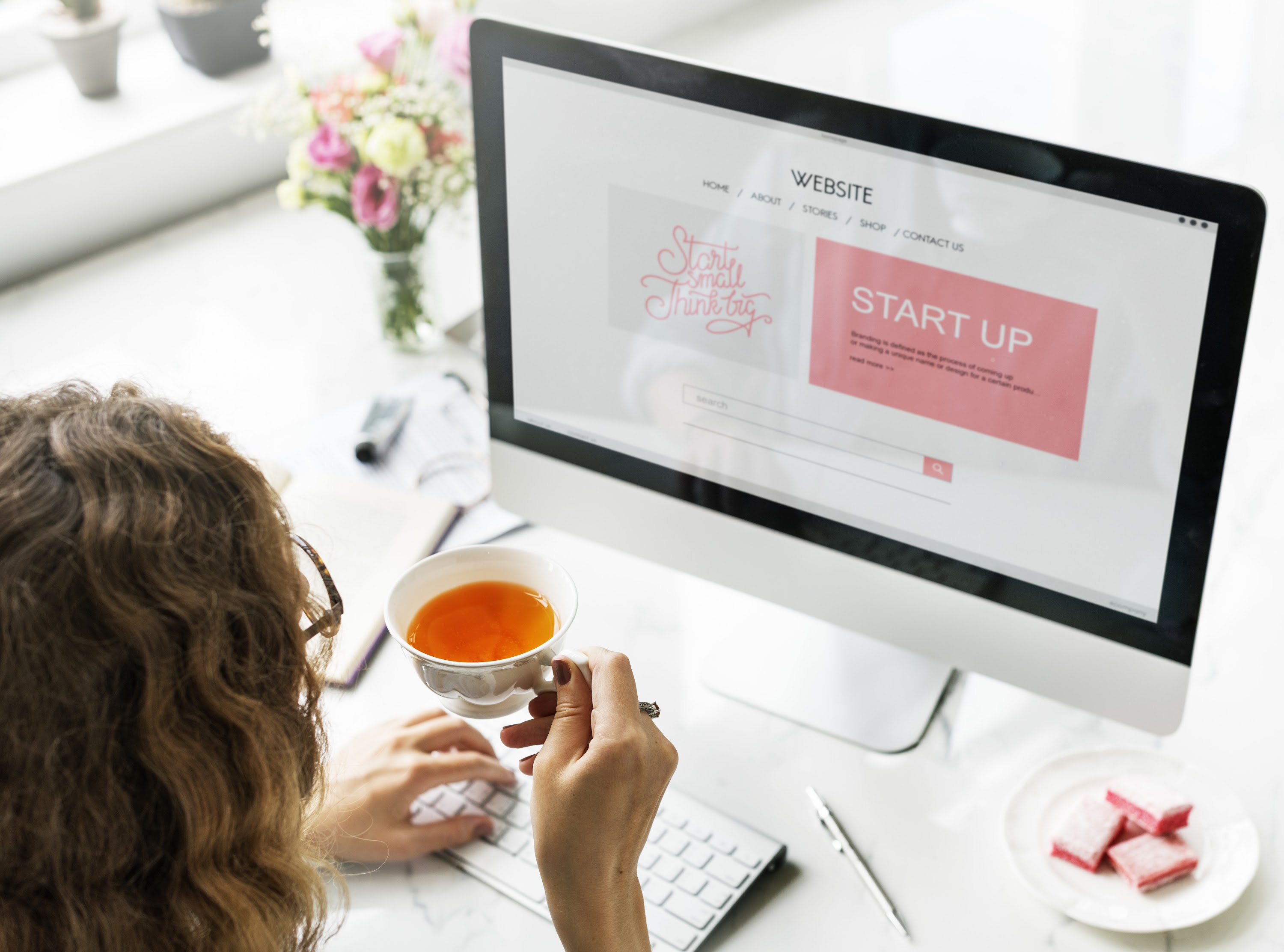 woman-looking-at-startup-on-the-computer-2025-02-09-23-23-51-utc.jpg