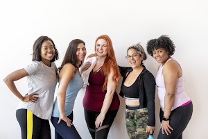 happy-female-workout-team-at-the-gym-2025-02-10-10-33-19-utc.jpg