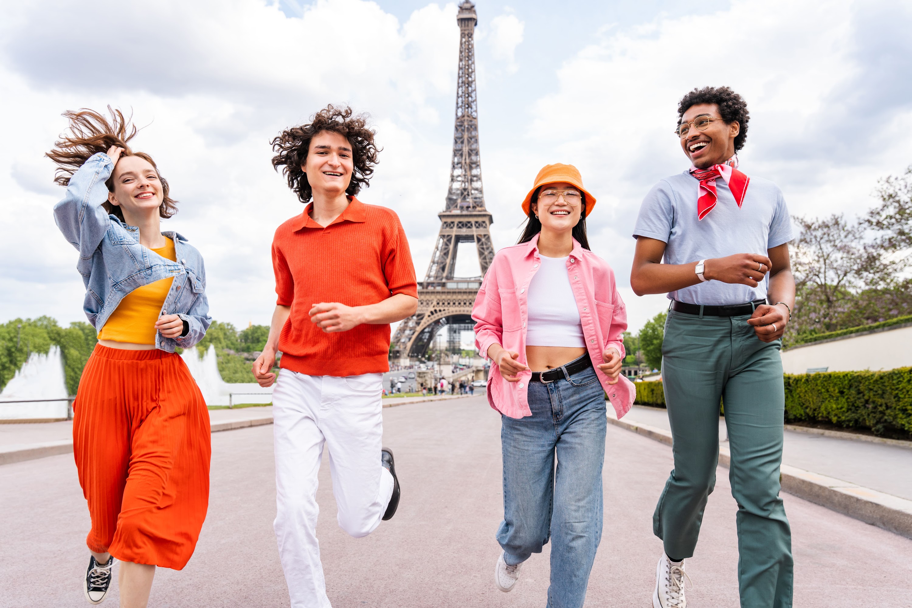 group-of-young-happy-friends-visiting-paris-and-ei-2025-03-14-02-08-38-utc.jpg