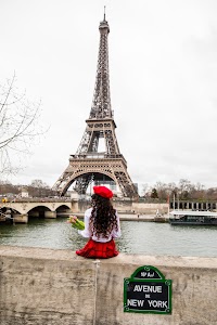 vertical-shot-of-a-parisian-woman-holding-tulips-s-2025-02-09-21-15-46-utc.jpg