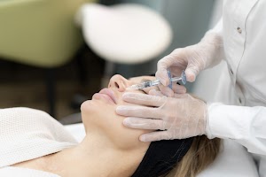 a-nurse-carefully-injects-a-serum-into-a-patient-s-2025-06-05-02-40-49-utc.jpg