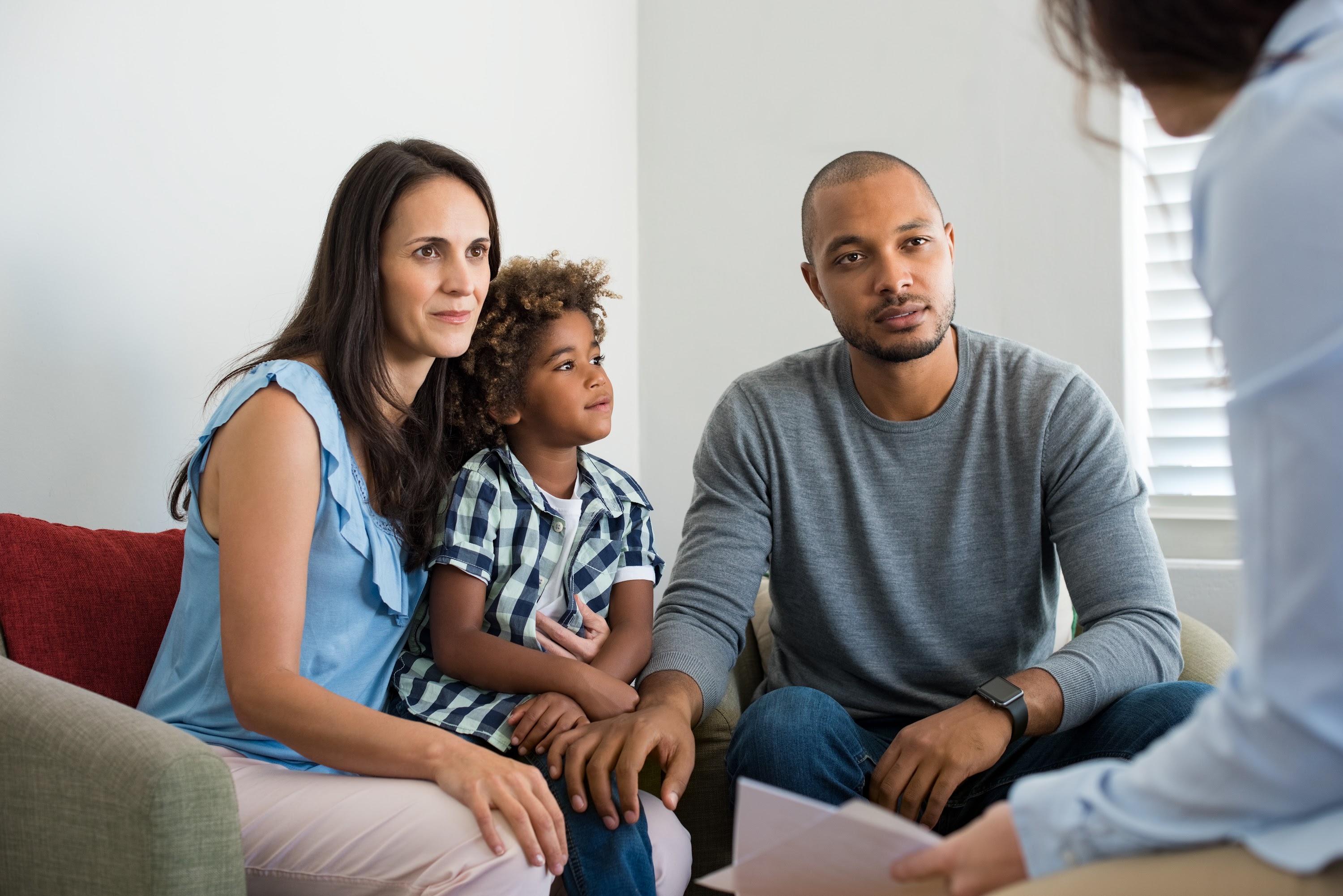 couple-talking-to-family-counselor-2025-01-08-02-56-06-utc.jpg