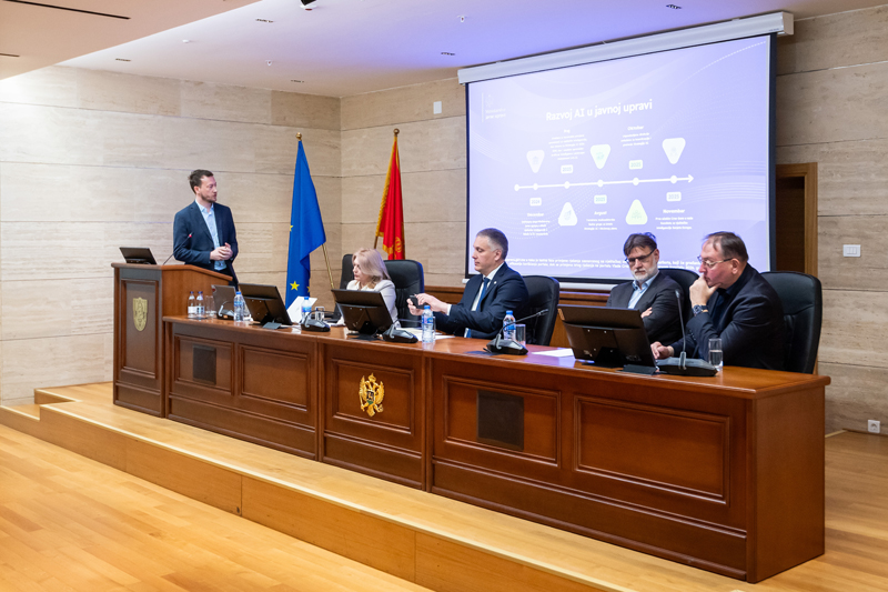 Okrugli sto "Državna uprava i privreda i društvo – e-servisi"