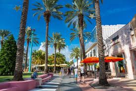 Lincoln Road Miami Beach pedestrian promenade