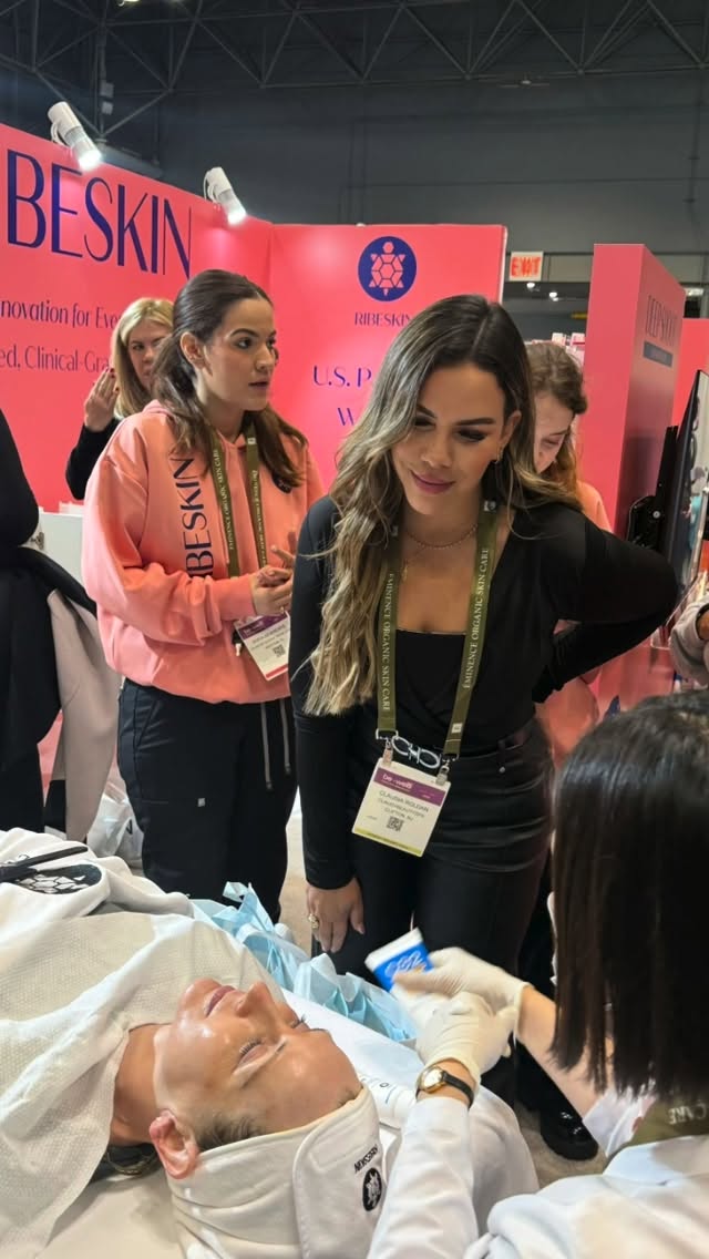 Claudy Beauty Spa Instagram: Disfrutando de un show de belleza que es imperdible donde hay nuevos avances, clases, productos y ex…