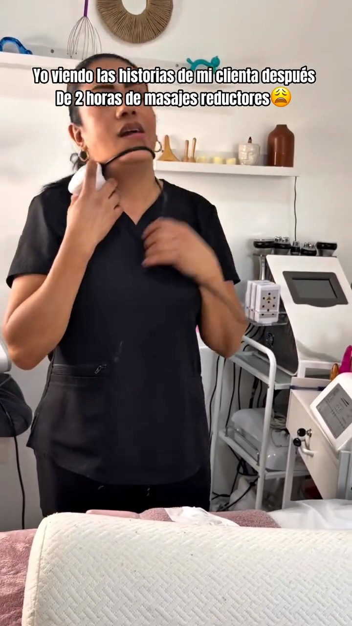 Cristina's Beauty Spa Instagram: Yo después de dejarte divina…
y tú subiendo historias comiendo de todo 😭🍔🍟

LAS AMO pero cooperen…