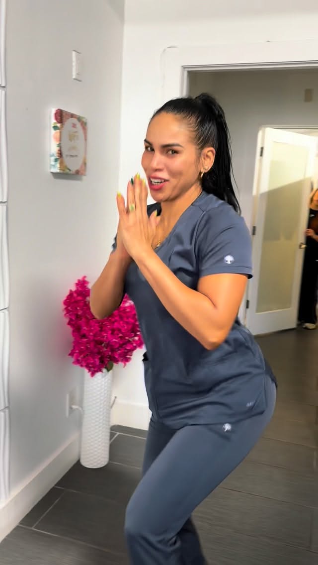 Cristina's Beauty Spa Instagram: Mi jefa me dijo que si hago más de 30 láser este mes… 
y si este video se hace viral, me sube el sue…