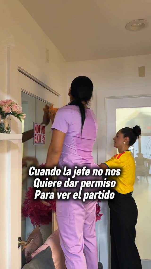 Cristina's Beauty Spa Instagram: 😂 Seamos sinceros… ¿quién más hoy quería salir temprano por el partido? 🇨🇴⚽

Yo intentando negoci…